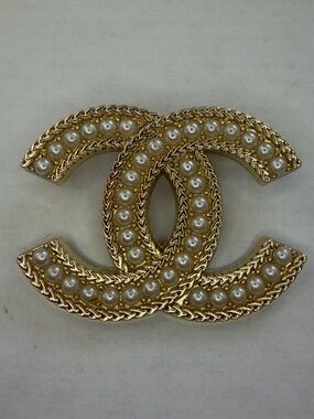 Beautiful Brooch NWOT 💎